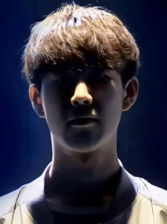 【lpl战报】V5 2-0 FPX：Photic掏出彗星女枪 V5轻取FPX继续领跑积分榜