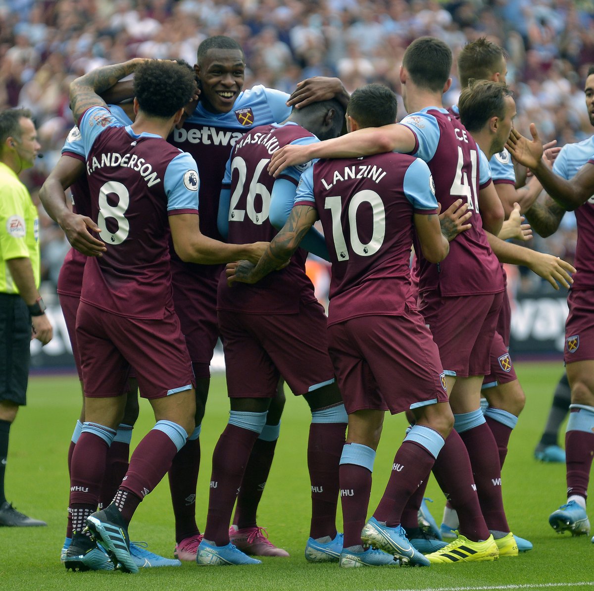 LPL解说赛前预测：无一人认为WBG会赢！管泽元觉得双方将打满五局！